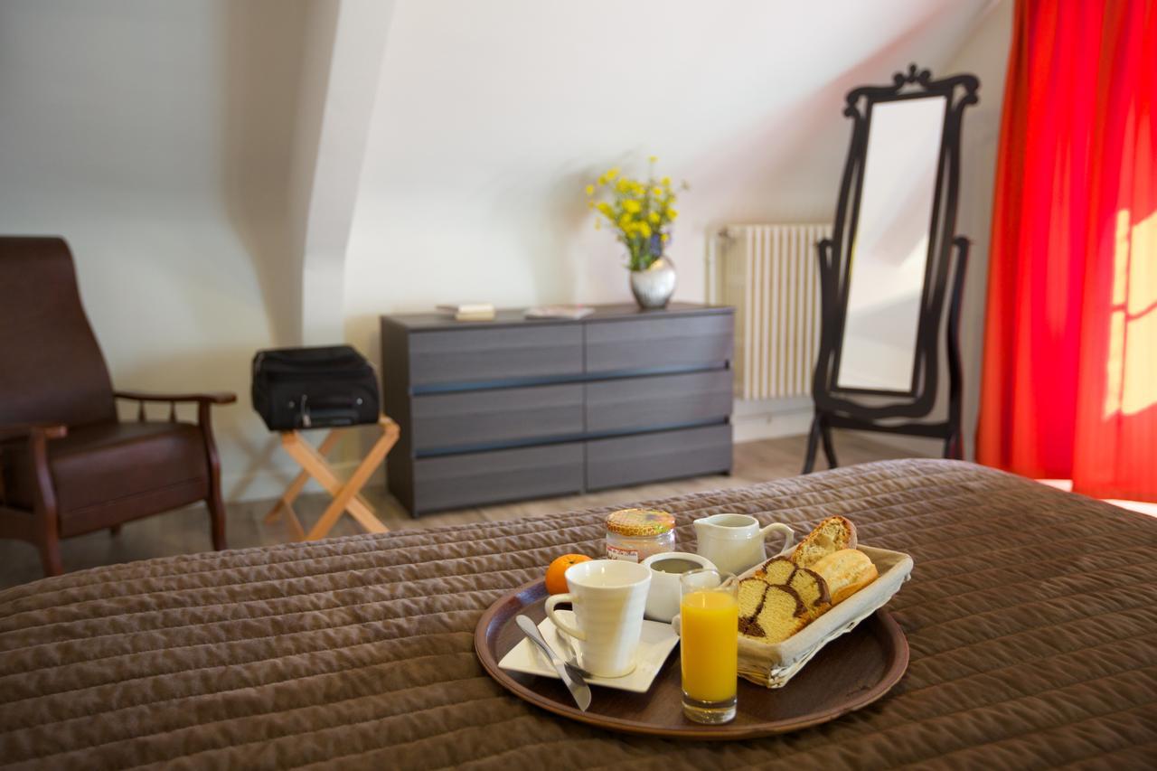 Logis Hotel Le Petit Breuil La Courtine Exterior foto